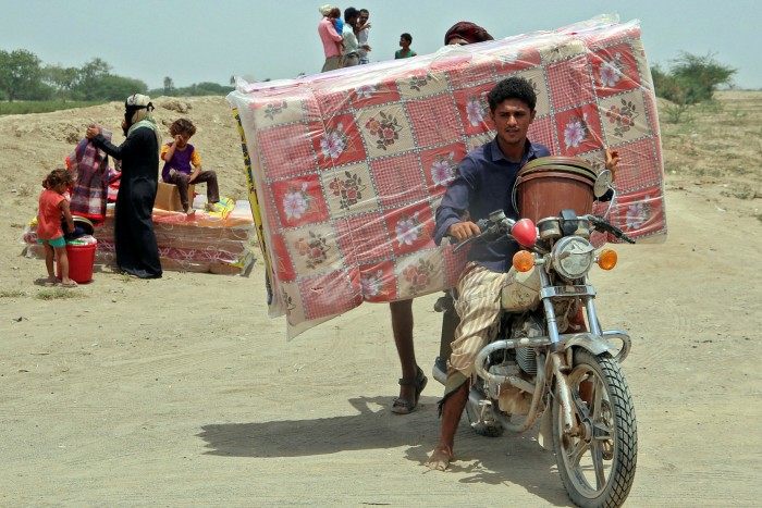 Displaced Yemenis receive shelter aids, tents, mattresses and blankets from the Danish Council for the Displaced